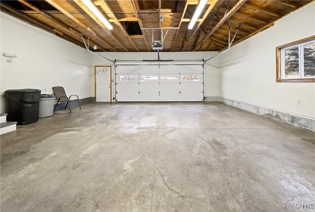 $263,000 | 8541 Belnor Drive, Cicero, NY 13039