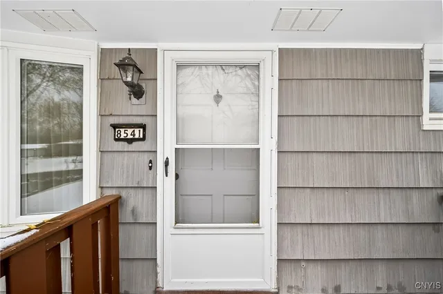 $263,000 | 8541 Belnor Drive, Cicero, NY 13039