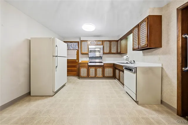 $263,000 | 8541 Belnor Drive, Cicero, NY 13039