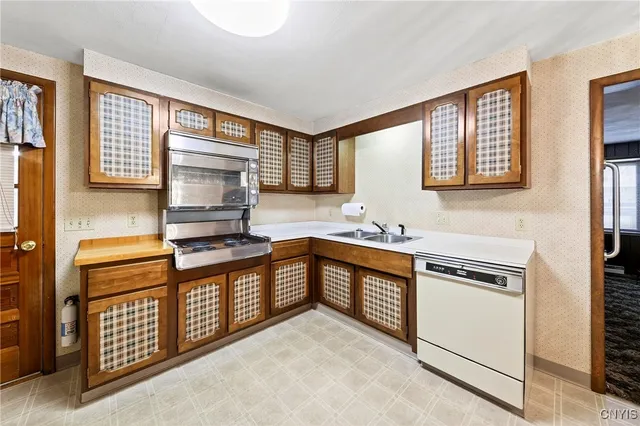 $263,000 | 8541 Belnor Drive, Cicero, NY 13039