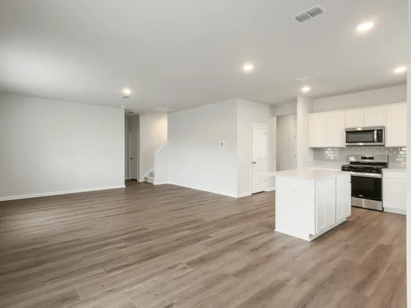 $3,200 | 725 Meadowbrook Lane, Summerville, SC 29486