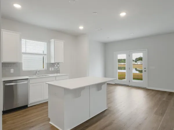 $3,200 | 725 Meadowbrook Lane, Summerville, SC 29486