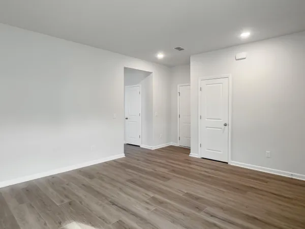 $3,200 | 725 Meadowbrook Lane, Summerville, SC 29486