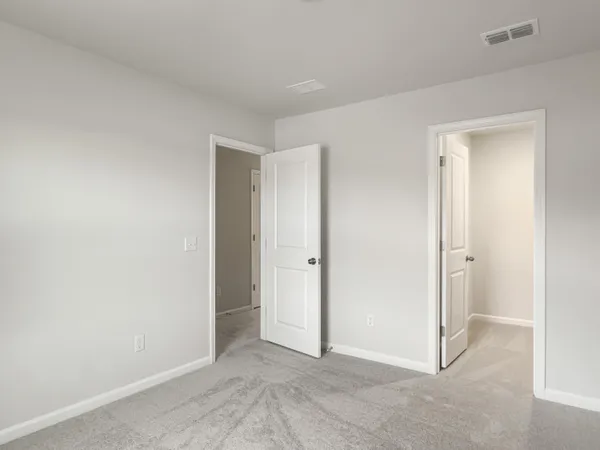 $3,200 | 725 Meadowbrook Lane, Summerville, SC 29486