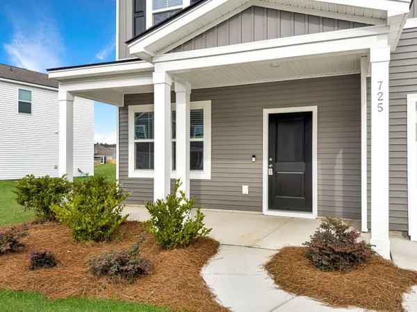 $3,200 | 725 Meadowbrook Lane, Summerville, SC 29486