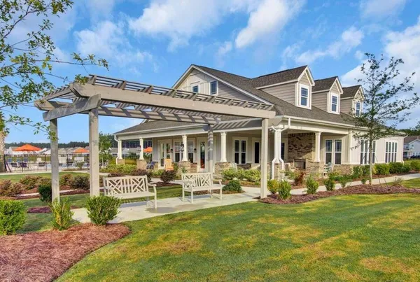 $3,200 | 725 Meadowbrook Lane, Summerville, SC 29486