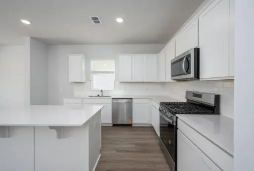 $3,200 | 725 Meadowbrook Lane, Summerville, SC 29486