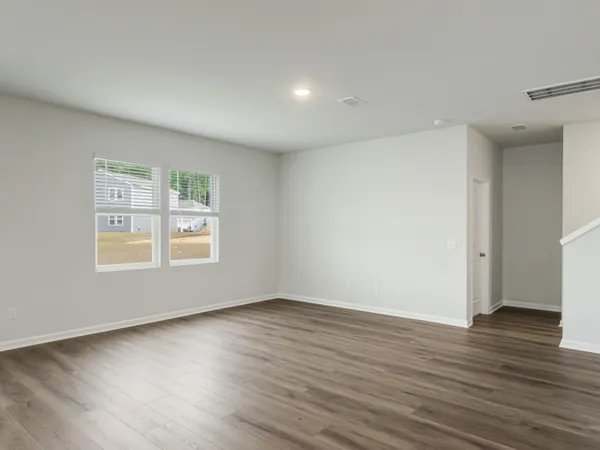 $3,200 | 725 Meadowbrook Lane, Summerville, SC 29486
