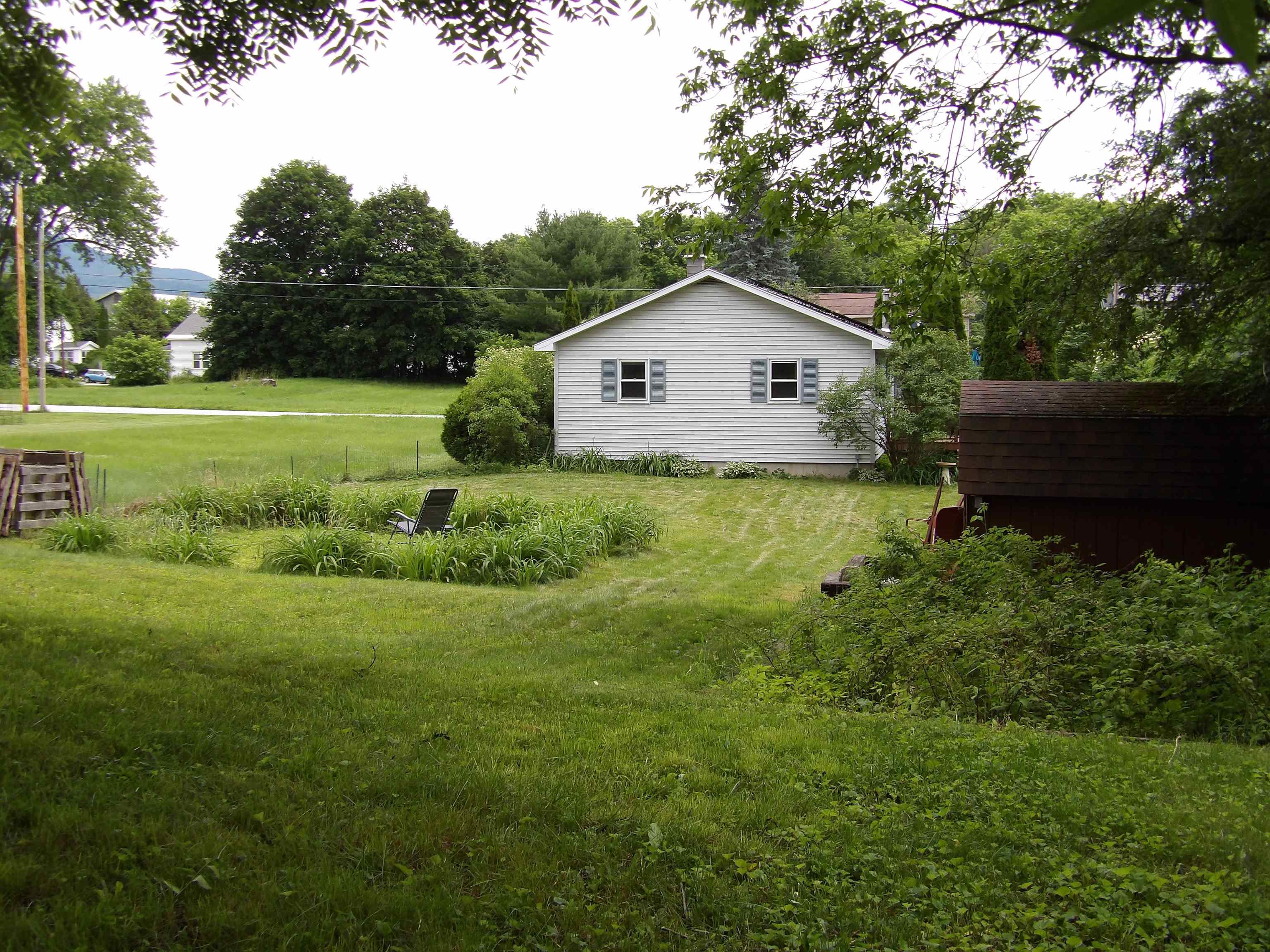 19 Phillips Street Rutland, VT 05701 - Photo 6 of 35