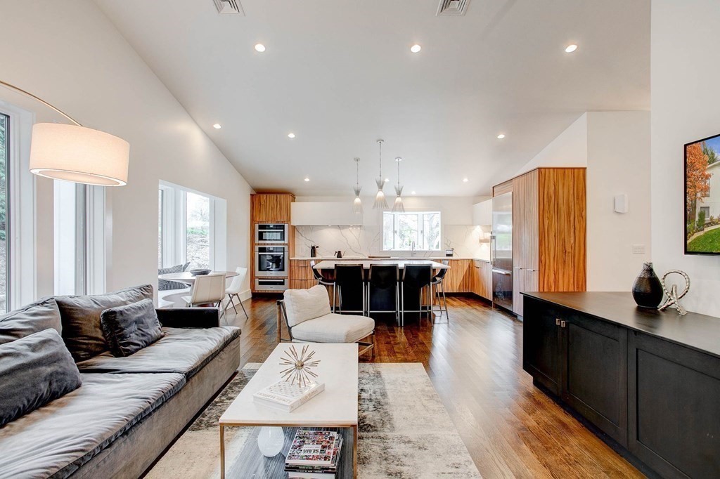 4 Grace Road Danvers, MA 01923 - Photo 12 of 40 Gallery Image 12