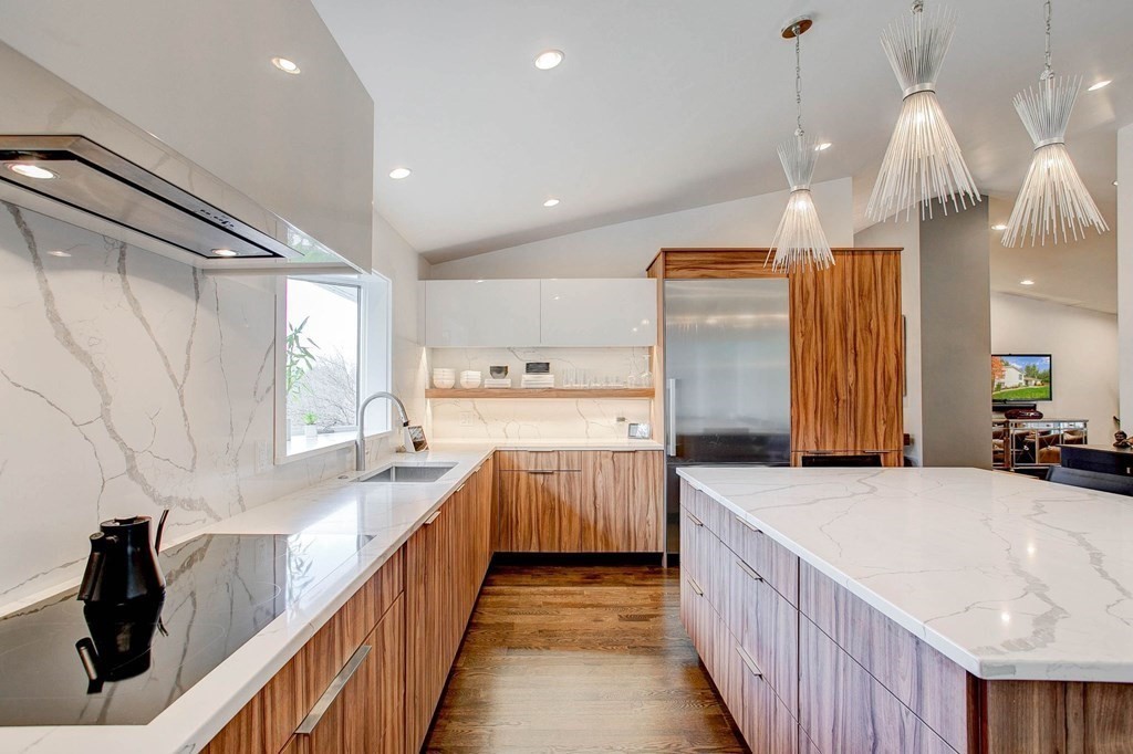 4 Grace Road Danvers, MA 01923 - Photo 6 of 40 Gallery Image 6
