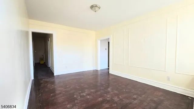 $1,650 | 148 Chancellor Avenue, Unit B2, Newark, NJ 07112