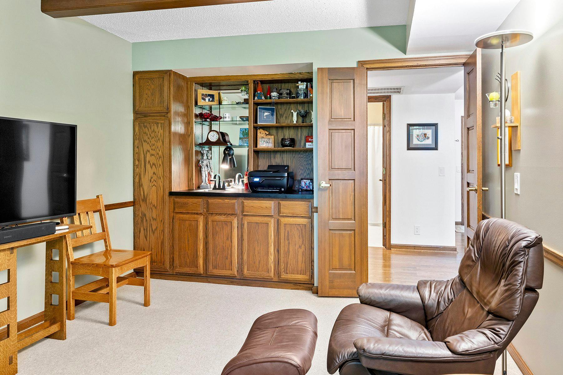 5601 Dewey Hill Road, Unit 214 Minneapolis, MN 55439 - Photo 19 of 31 Gallery Image 19