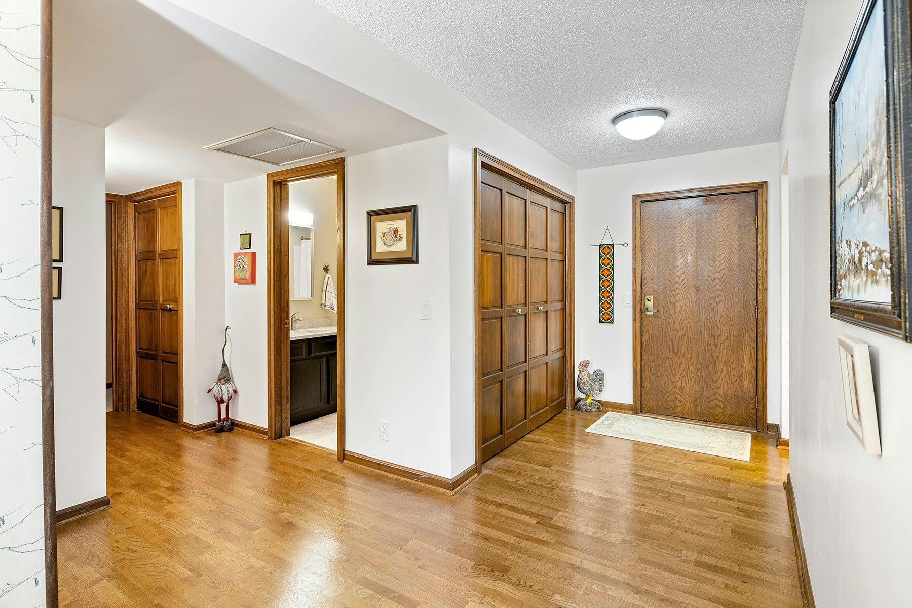 5601 Dewey Hill Road, Unit 214 Minneapolis, MN 55439 - Photo 21 of 31 Gallery Image 21