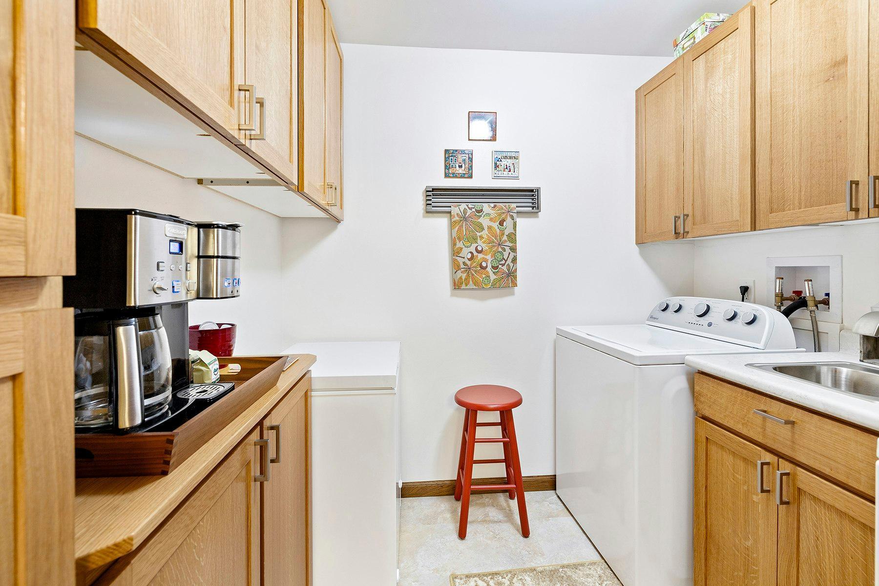 5601 Dewey Hill Road, Unit 214 Minneapolis, MN 55439 - Photo 6 of 31 Gallery Image 6
