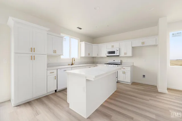 $495,000 | Undisclosed Address, Taft, CA 93268