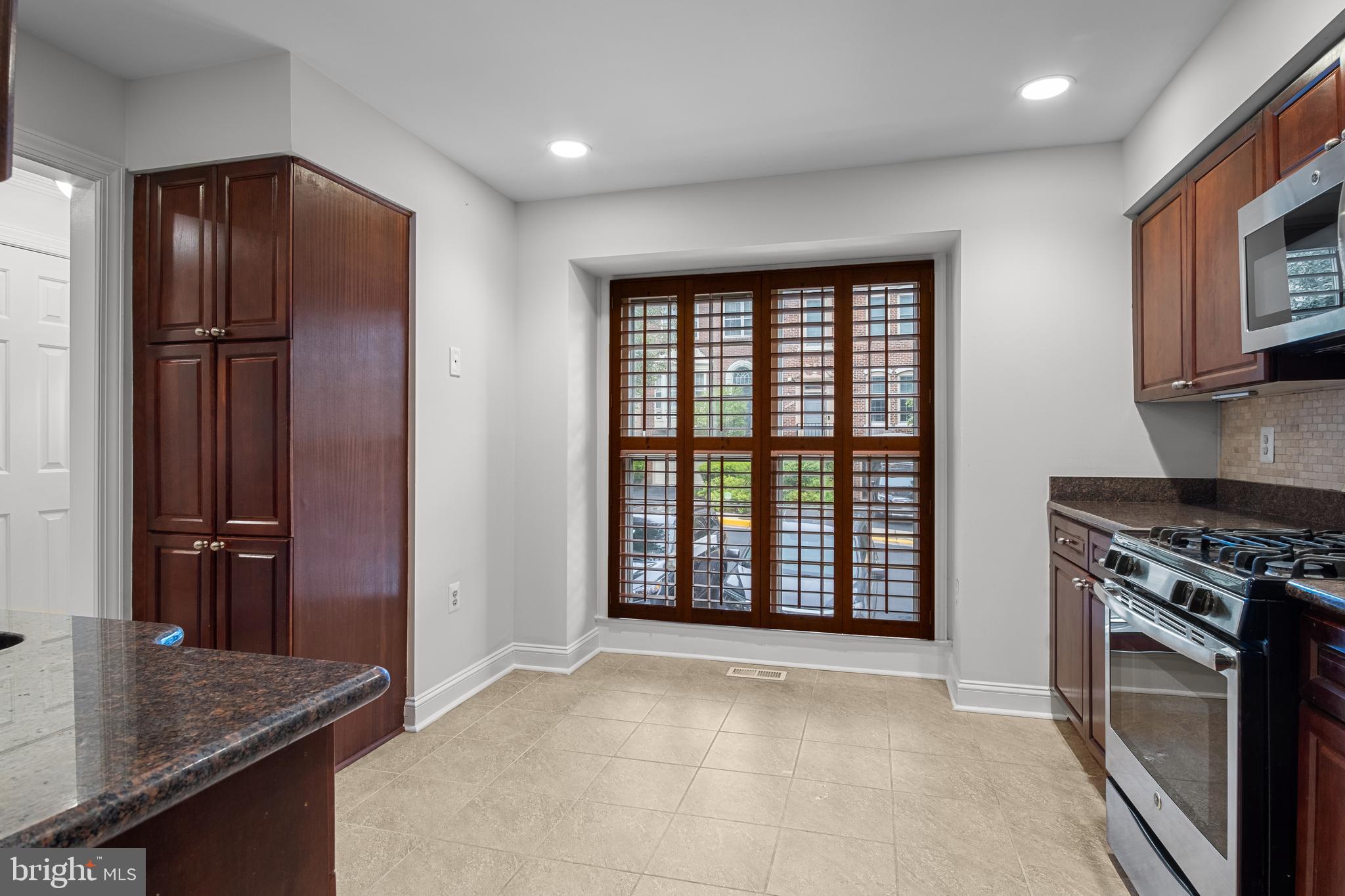 6532 Milva Lane Springfield, VA 22150 - Photo 6 of 57 Perfect Space for Kitchen Table