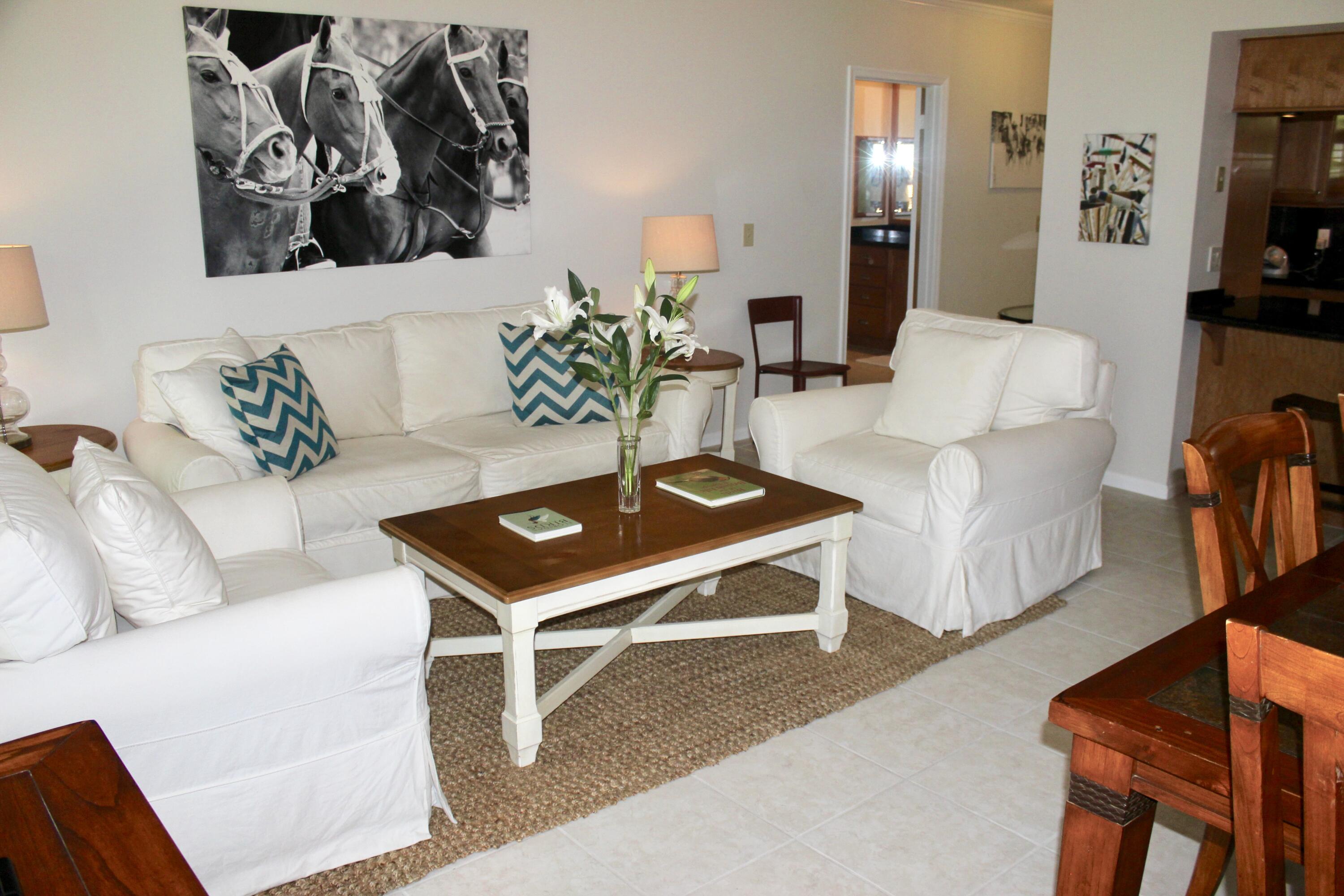 13334 Polo Club Road, Unit 328 Wellington, FL 33414 - Photo 4 of 11 Living Room