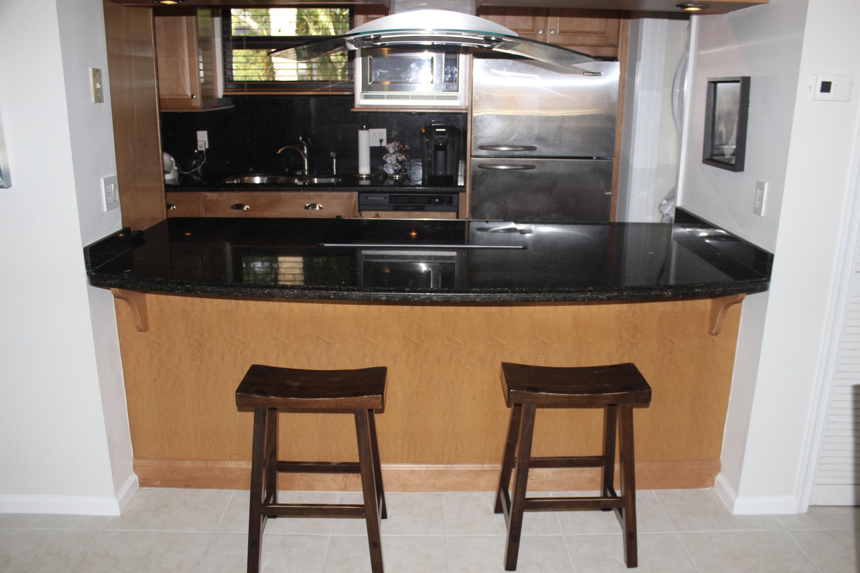 13334 Polo Club Road, Unit 328 Wellington, FL 33414 - Photo 5 of 11 Kitchen