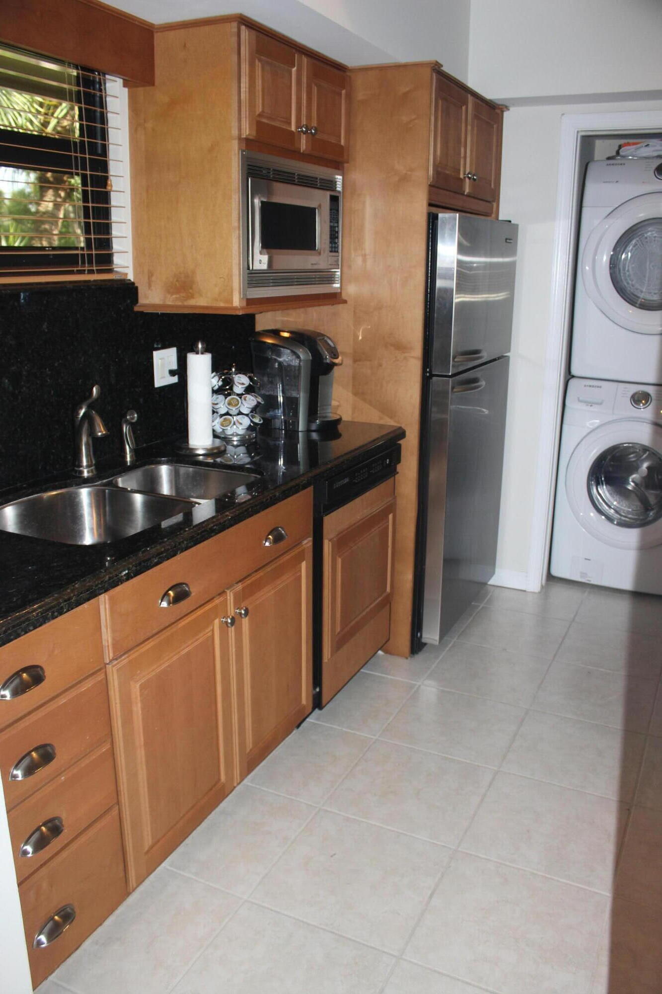 13334 Polo Club Road, Unit 328 Wellington, FL 33414 - Photo 6 of 11 Kitchen