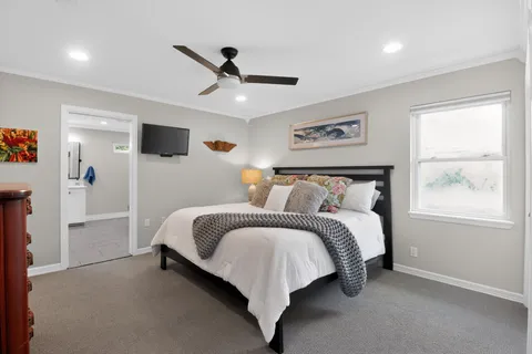 $979,000 | 8718 Tallwood Drive, Austin, TX 78759