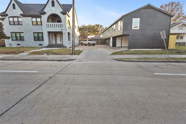 $1,500 | 2820 Blodgett Street, Unit 3, Houston, TX 77004