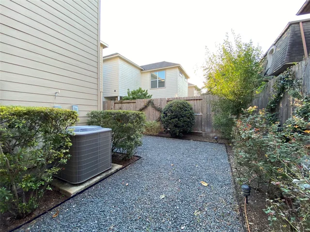 $2,600 | 9510 Cedarpost Square Street, Houston, TX 77055