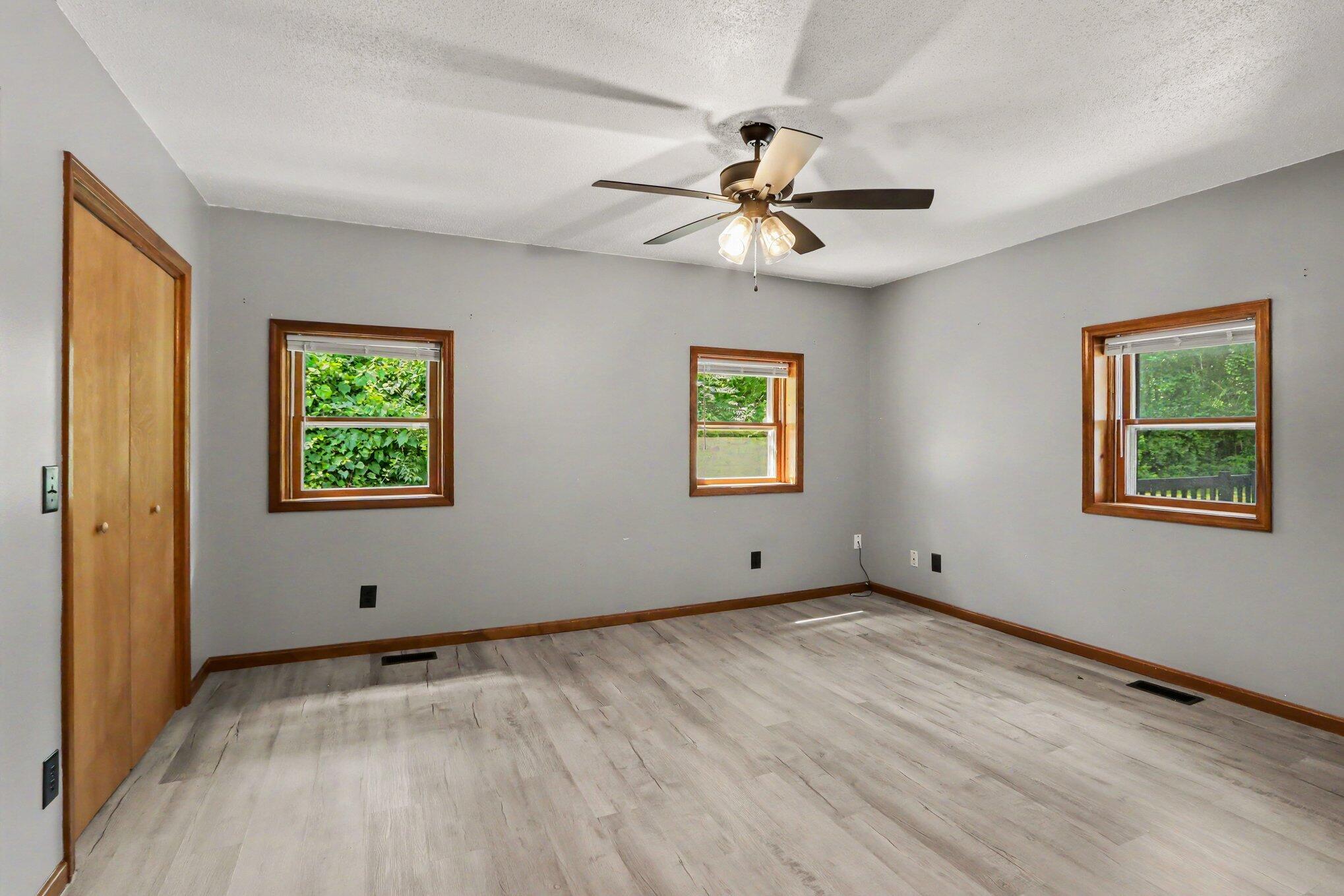 15068 Millard Road Three Rivers, MI 49093 - Photo 14 of 43 014_file_9574