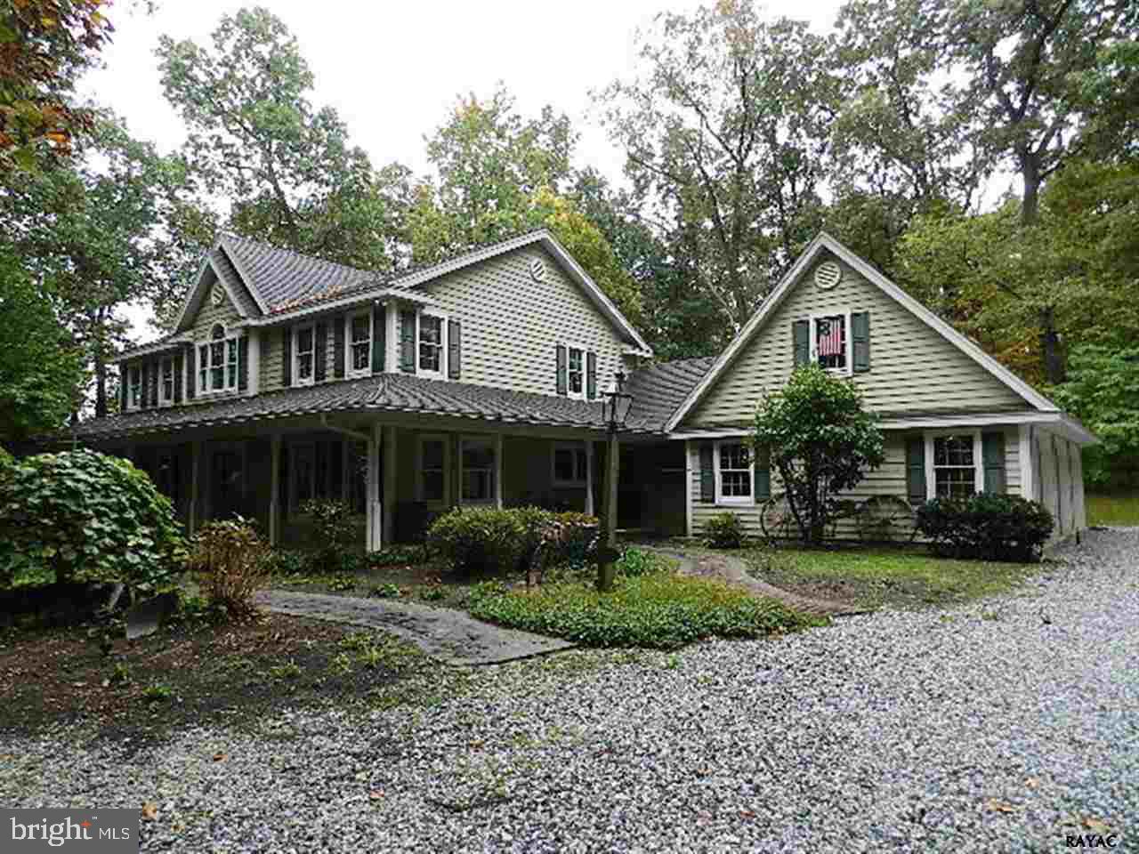 1838 Arnold Road York, PA 17408 - Photo 1 of 29 Gallery Image 1