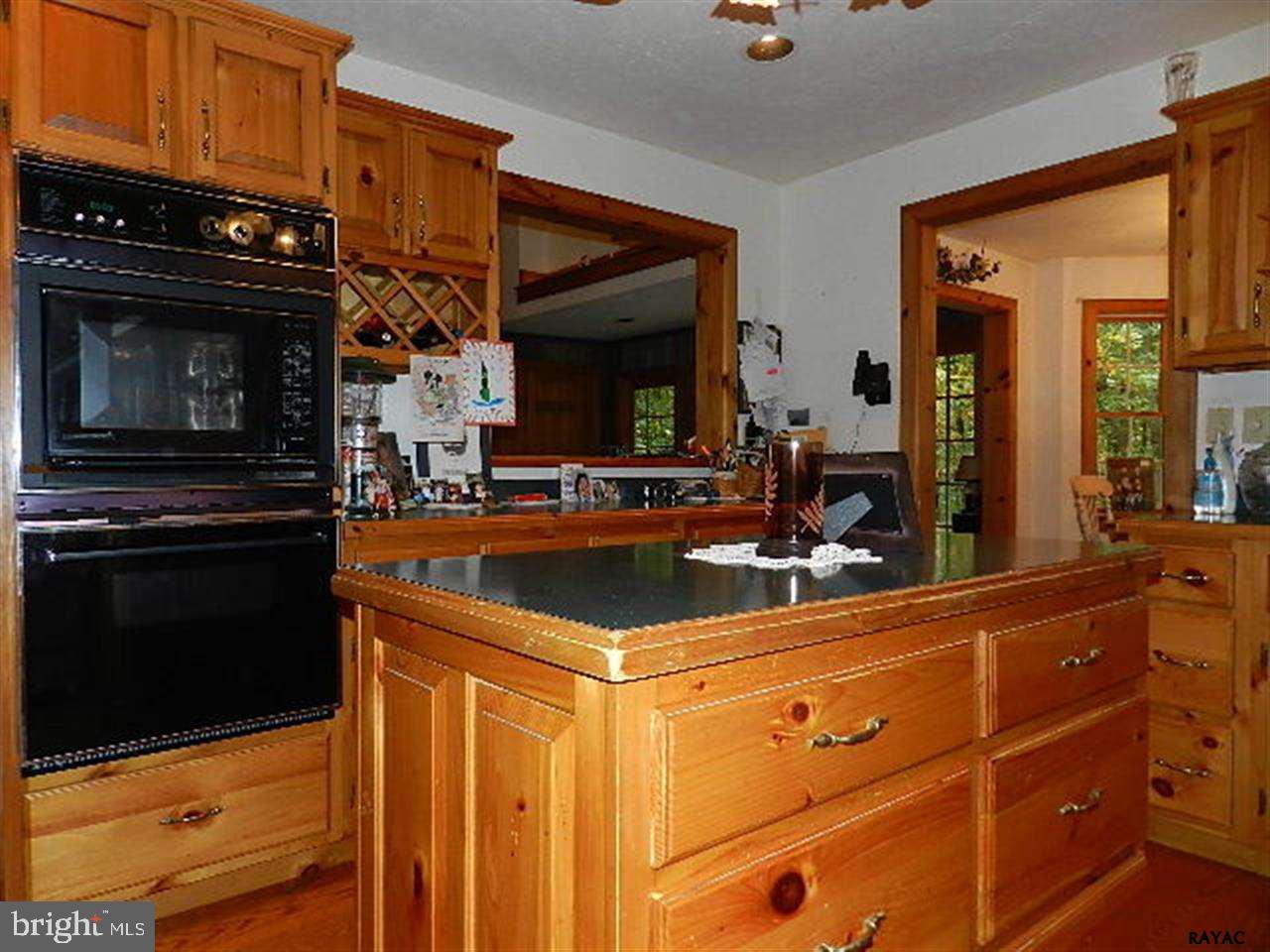 1838 Arnold Road York, PA 17408 - Photo 11 of 29 Gallery Image 11