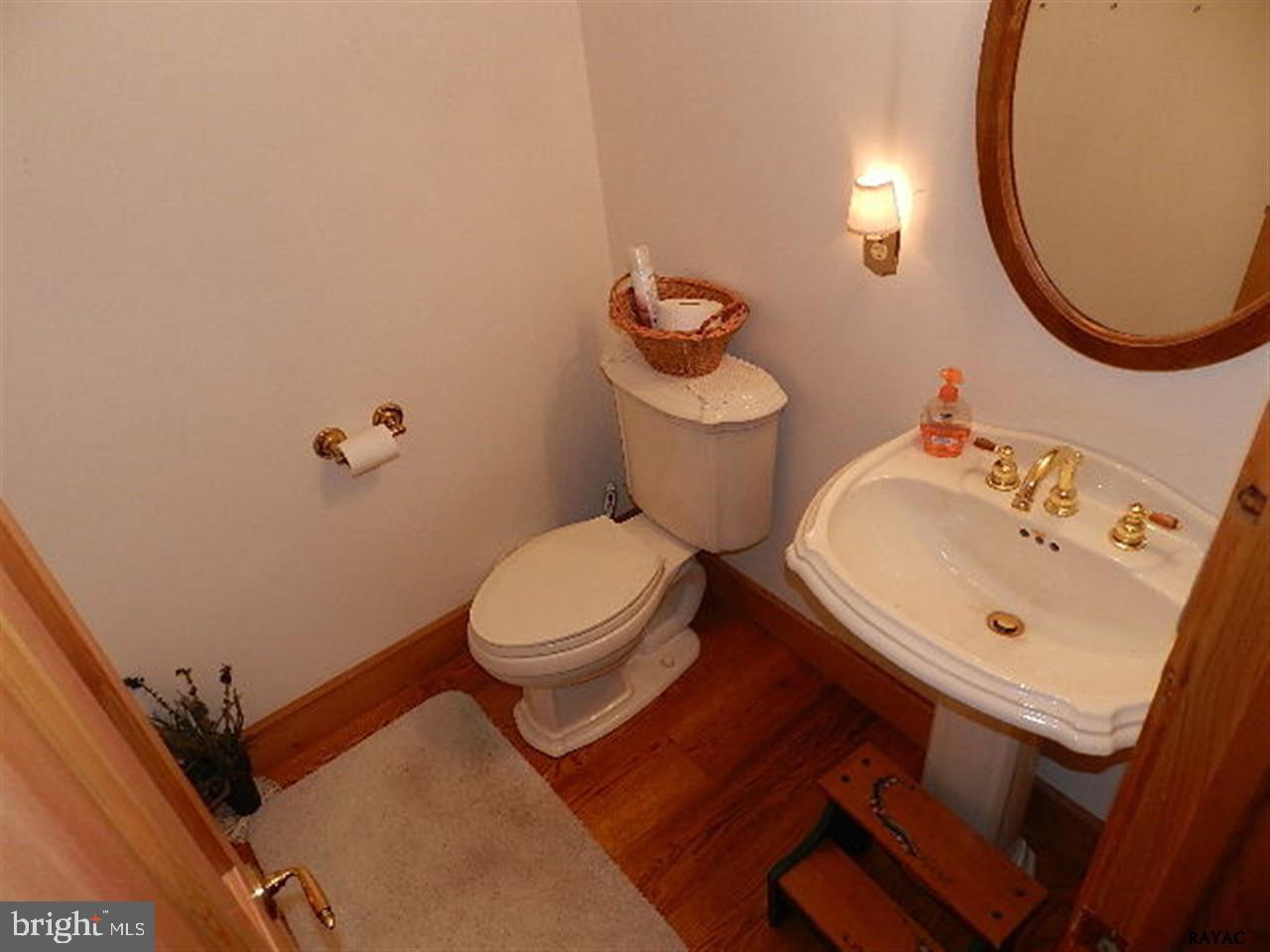 1838 Arnold Road York, PA 17408 - Photo 15 of 29 Gallery Image 15