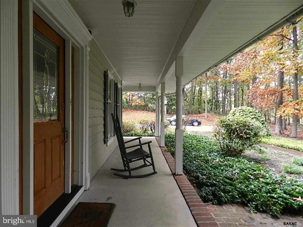 1838 Arnold Road York, PA 17408 - Photo 3 of 29 Gallery Image 3