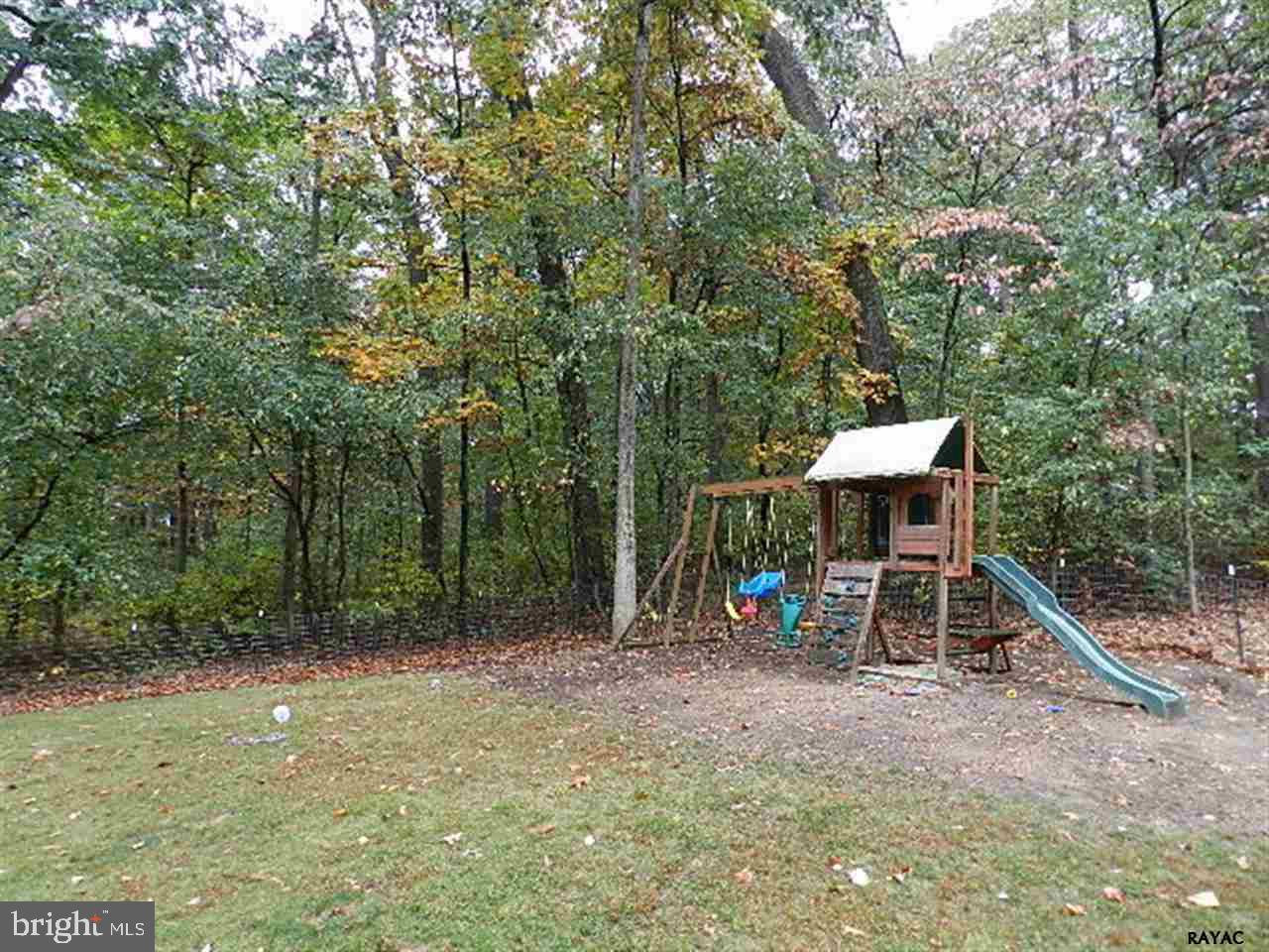 1838 Arnold Road York, PA 17408 - Photo 4 of 29 Gallery Image 4