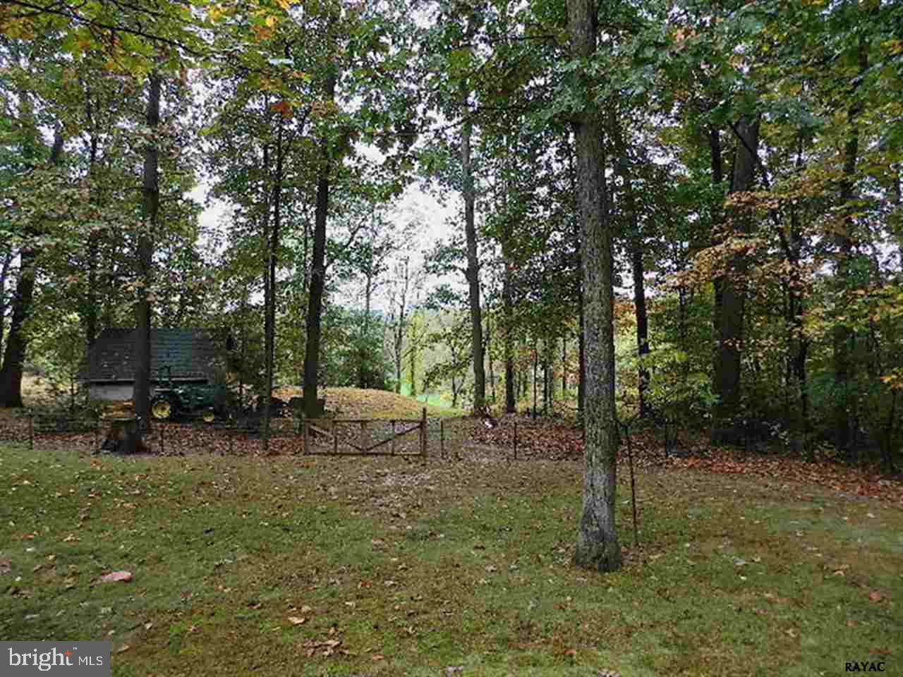 1838 Arnold Road York, PA 17408 - Photo 6 of 29 Gallery Image 6