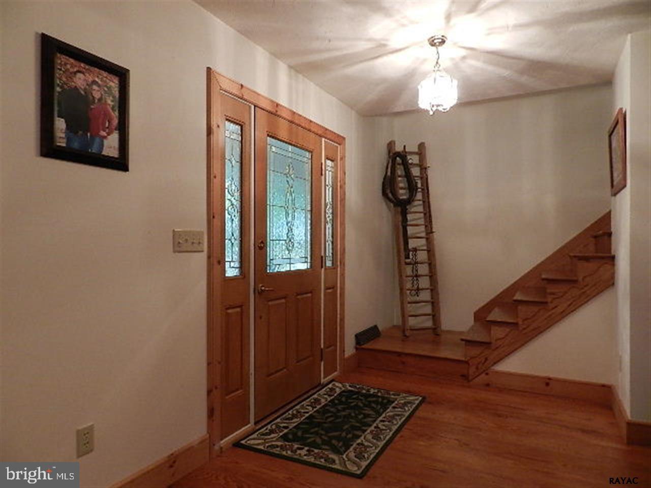 1838 Arnold Road York, PA 17408 - Photo 7 of 29 Gallery Image 7