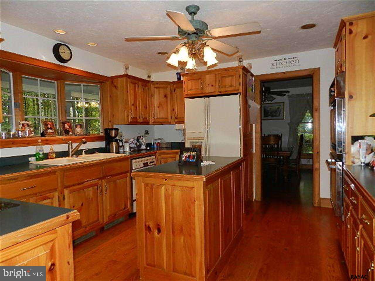 1838 Arnold Road York, PA 17408 - Photo 10 of 29 Gallery Image 10