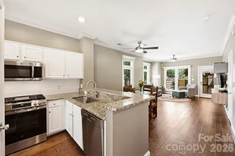 $500,000 | 1073 Park W Drive, Charlotte, NC 28209