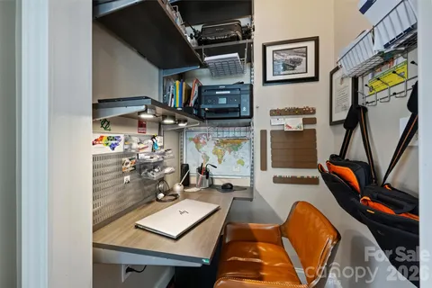 $525,000 | 1073 Park W Drive, Charlotte, NC 28209