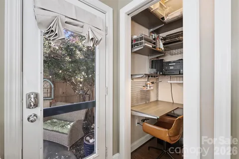 $500,000 | 1073 Park W Drive, Charlotte, NC 28209