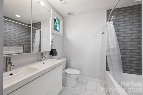 $525,000 | 1073 Park W Drive, Charlotte, NC 28209