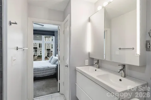 $525,000 | 1073 Park W Drive, Charlotte, NC 28209