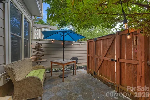 $525,000 | 1073 Park W Drive, Charlotte, NC 28209