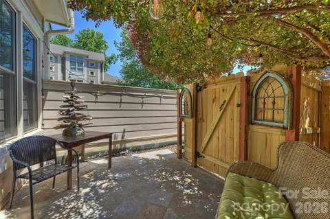 $500,000 | 1073 Park W Drive, Charlotte, NC 28209