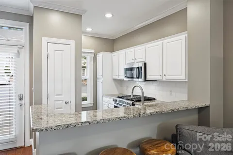 $525,000 | 1073 Park W Drive, Charlotte, NC 28209