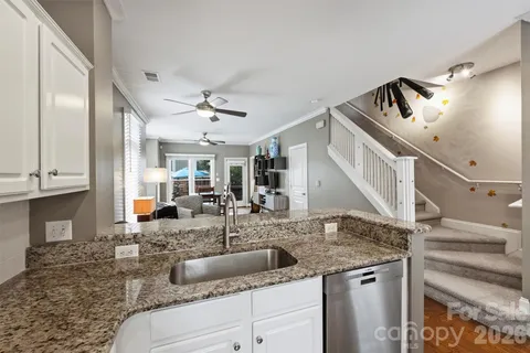 $525,000 | 1073 Park W Drive, Charlotte, NC 28209