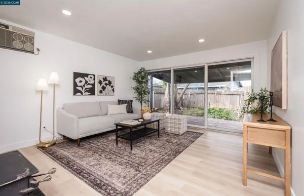 $455,900 | 5201 Sky Parkway, Sacramento, CA 95823