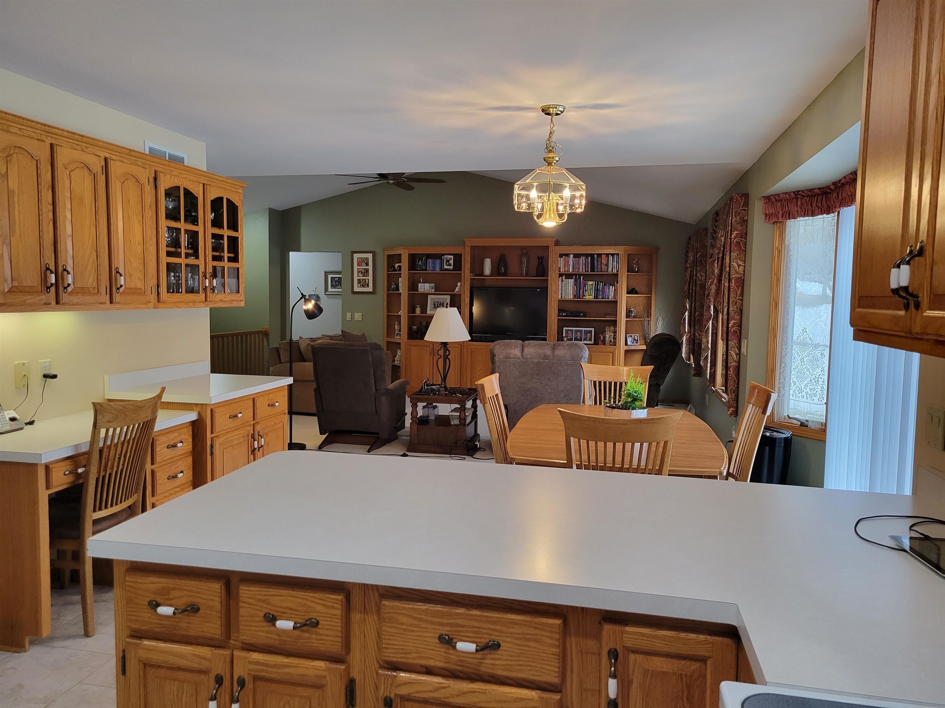 2255 Yorktown Road Dubuque, IA 52002 - Photo 14 of 42 Gallery Image 14