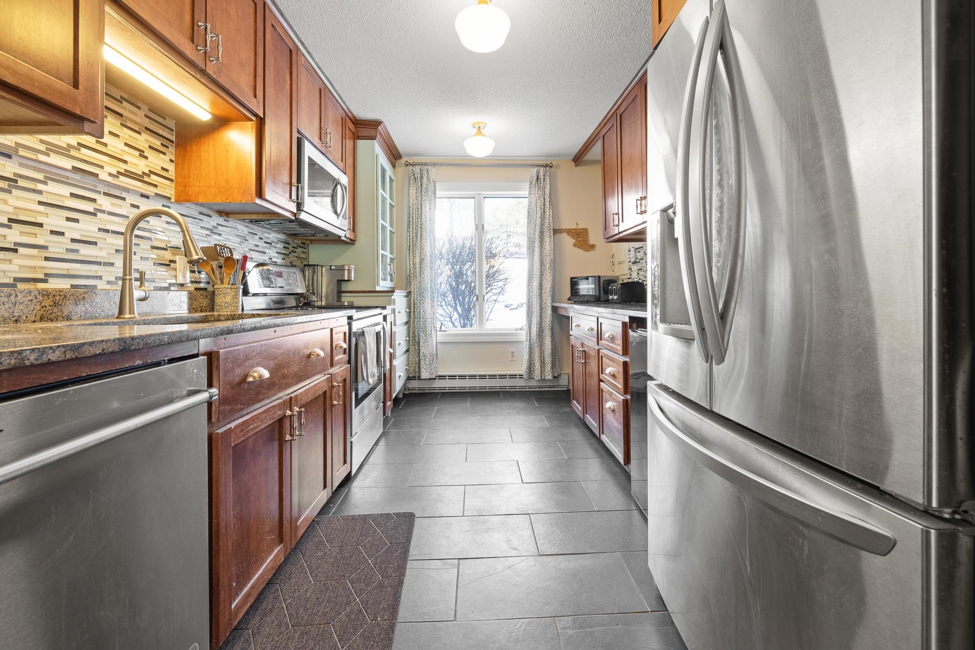 394 Lyman Batcheller Road, Unit 2D Hartford, VT 05059 - Photo 14 of 52