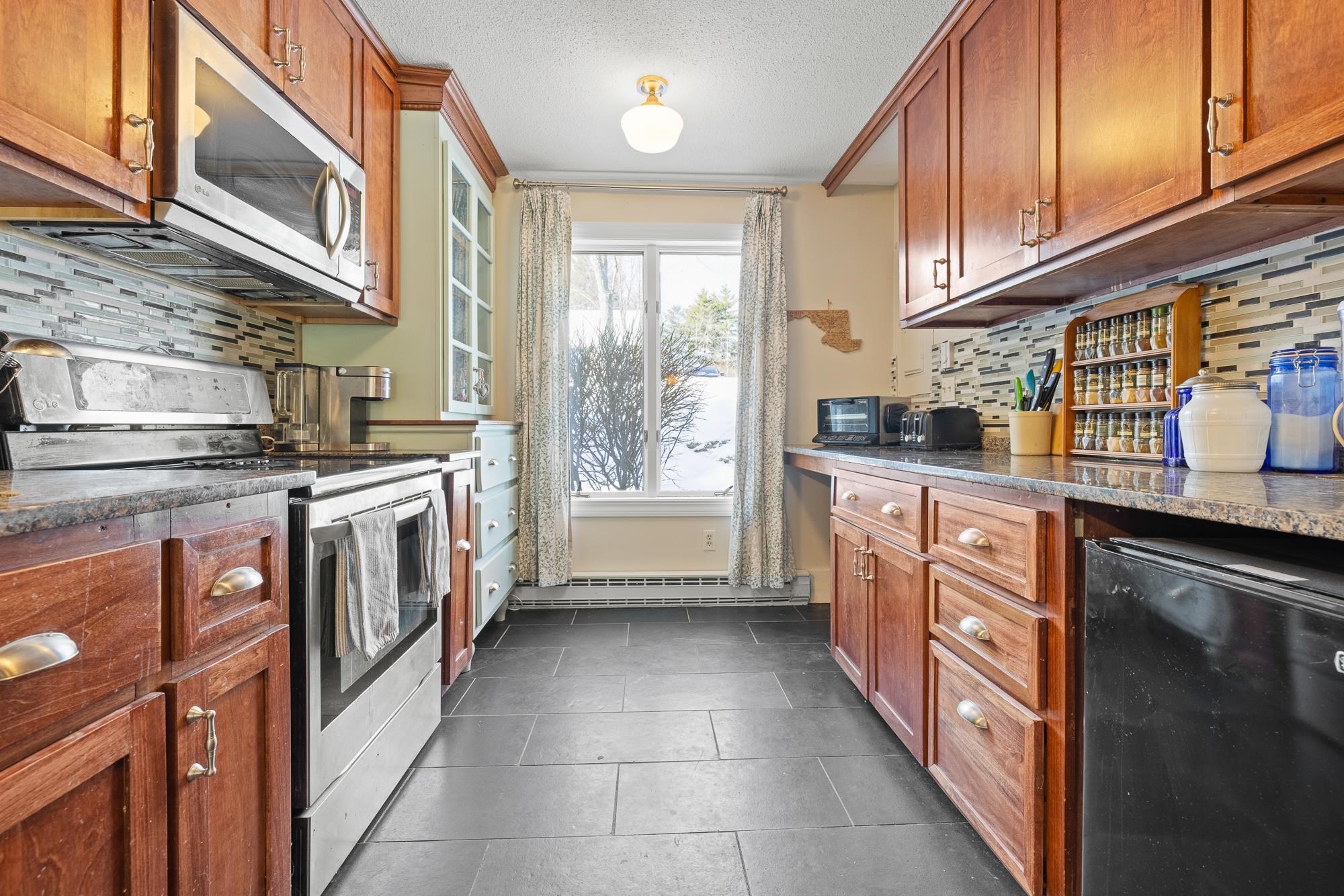 394 Lyman Batcheller Road, Unit 2D Hartford, VT 05059 - Photo 15 of 52