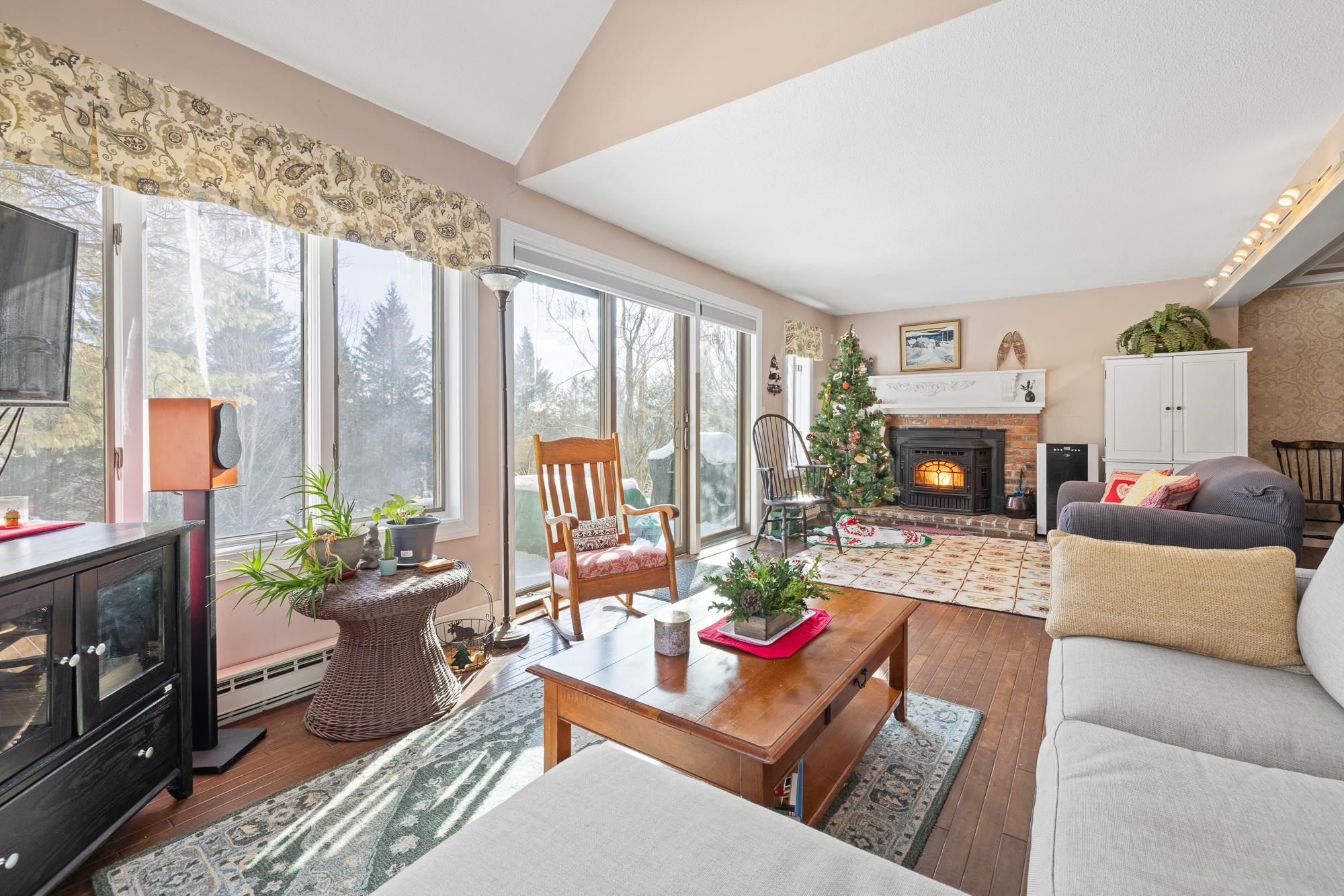 394 Lyman Batcheller Road, Unit 2D Hartford, VT 05059 - Photo 22 of 52